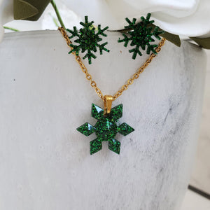 Handmade snowflake drop necklace accompanied by a pair of stud earrings made with glitter preserved in resin. green or custom color - Snowflake Necklace Set - Winter Jewelry - Jewelry Sets