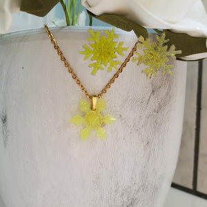 Handmade snowflake glitter drop necklace pendant accompanied by a pair of stud earrings. yellow or custom color - flake Jewelry Set - Winter Jewelry - Jewelry Sets