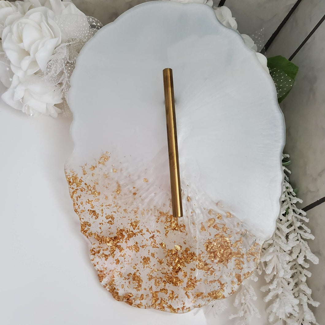 Handmade white and gold oval shape resin tray - Resin Tray - Decorative Tray - White And Gold Decor