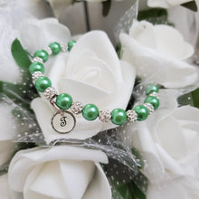 Load image into Gallery viewer, Handmade pearl and pave crystal rhinestone bracelet with resin circular charm - green or custom color - Personalized Pearl Bracelet - Letter Bracelet