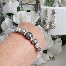 Load image into Gallery viewer, Handmade pearl and crystal bar bracelet accompanied by a pair of crystal drop earrings - dark grey or custom color - Bracelet Set - Bridesmaid Proposal Ideas