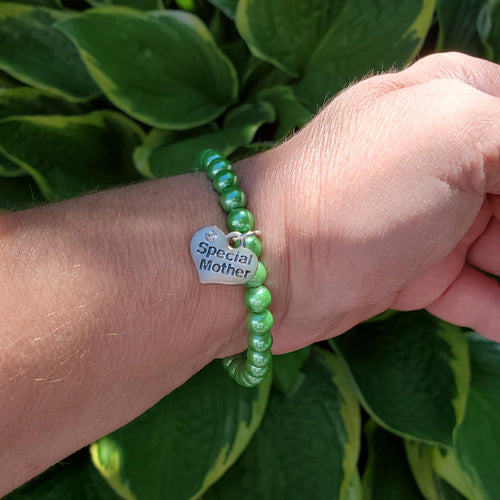 Handmade Special Mother pearl charm bracelet - green or custom color - Special Mother Bracelet - Mother Jewelry - Bracelets