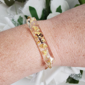 Handmade 18k personalized bar bracelet with gold flakes preserved in resin. - Love word - Name Bracelet, Personalized Bracelet, Bracelets
