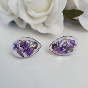 Flower Stud Earrings, Resin Earrings, Teardrop Earrings - Handmade resin teardrop earrings make with statice and silver flakes