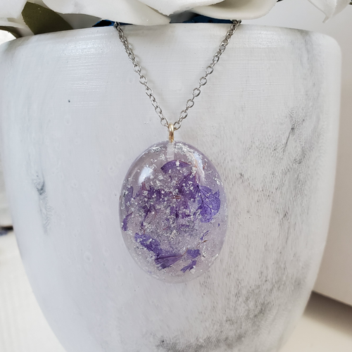 Pendant Necklace - Necklaces - Flower Necklace - Handmade resin oval necklace with real statice flowers and silver flakes.