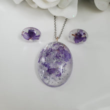 Load image into Gallery viewer, Flower Jewelry, Jewelry Sets, Necklace And Earring Set - Handmade resin oval necklace and earring jewelry set - statice (lavender) and silver flakes