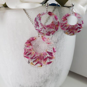 Handmade real flower circular pendant necklace accompanied by a matching pair of earrings made with red clover flowers and silver flakes preserved in resin - Dried Flower Jewelry, Bridal Gifts, Jewelry Sets