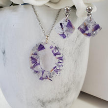 Load image into Gallery viewer, Handmade real flower oval pendant necklace accompanied by a pair of shell shape stud earrings made with purple statice and silver leaf preserved in resin. - Pink Jewelry, Jewelry Sets, Flower Jewelry