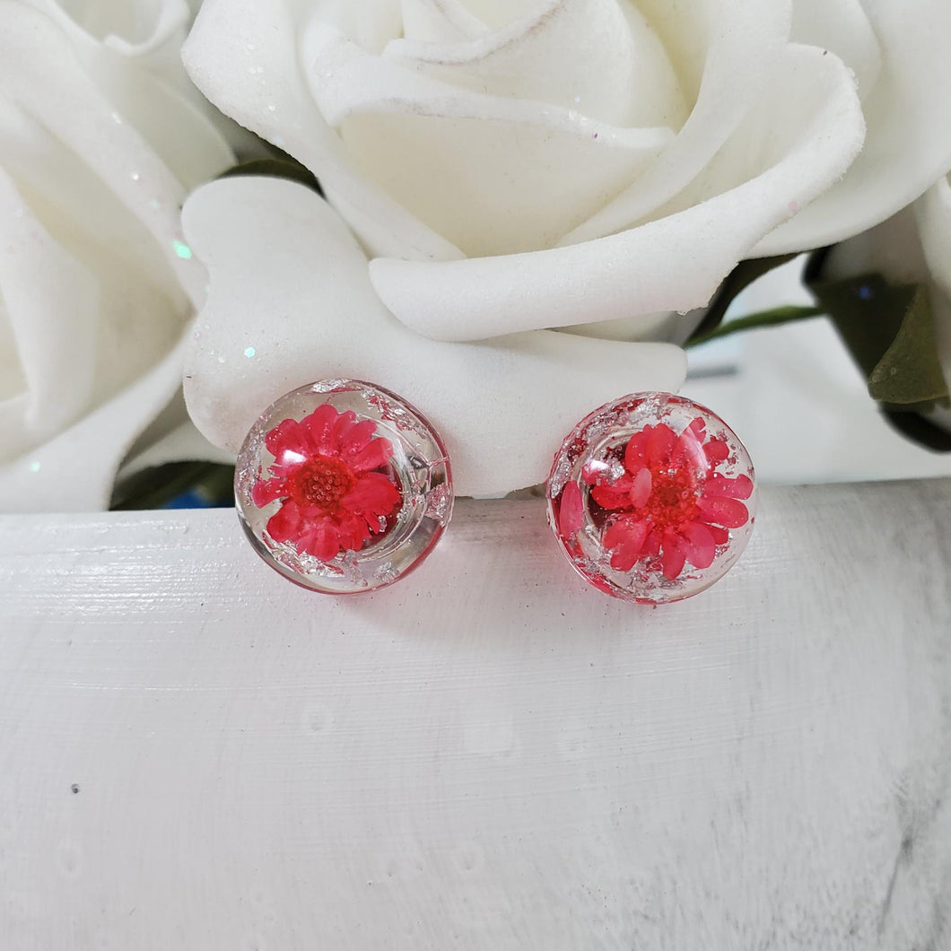 Handmade tiny real flower stud earrings preserved in resin. - red and silver - Floral Stud Earrings, Resin Earrings, Round Earrings