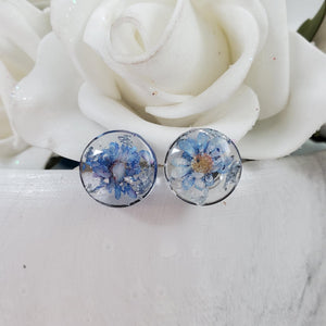 Handmade tiny real flower stud earrings preserved in resin. - blue and silver - Floral Stud Earrings, Resin Earrings, Round Earrings