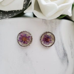 Handmade stud earrings with tiny flowers preserved in clear resin. custom color - Tiny Flower Earrings - Flower Earrings - Earrings