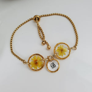 Handmade 18k tiny flower initial charm bracelet. yellow and gold or custom color - Tiny Flower Bracelet - Initial Bracelet - Bracelets