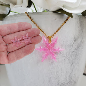 Handmade snowflake drop necklace accompanied by a pair of stud earrings made with glitter preserved in resin. pink or custom color - Snowflake Necklace Set - Winter Jewelry - Jewelry Sets