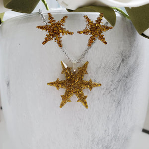 Handmade snowflake drop necklace accompanied by a pair of stud earrings made with glitter preserved in resin. gold or custom color - Snowflake Necklace Set - Winter Jewelry - Jewelry Sets
