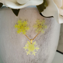 Load image into Gallery viewer, Handmade snowflake glitter drop necklace accompanied by a pair of stud earrings - yellow or custom color - Snowflake Glitter Jewelry - Winter Jewelry - Jewelry Sets