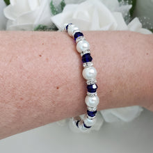 Load image into Gallery viewer, Handmade pearl and crystal bracelet - deep blue or custom color - Pearl Bracelet - Bridal Gifts - Bracelets